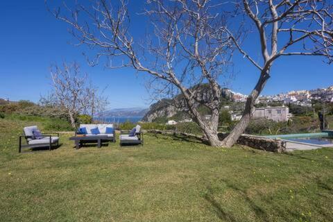 Villa Cara, *